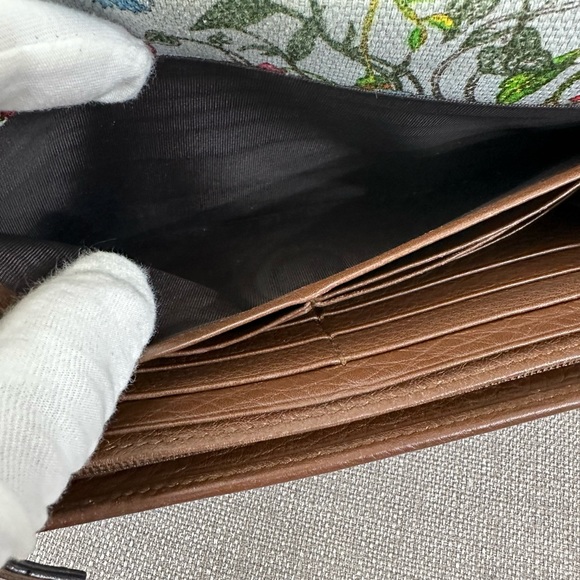 Beautiful Gucci wallet - Picture 3 of 16